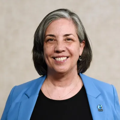 Headshot of Cassandra Hallett